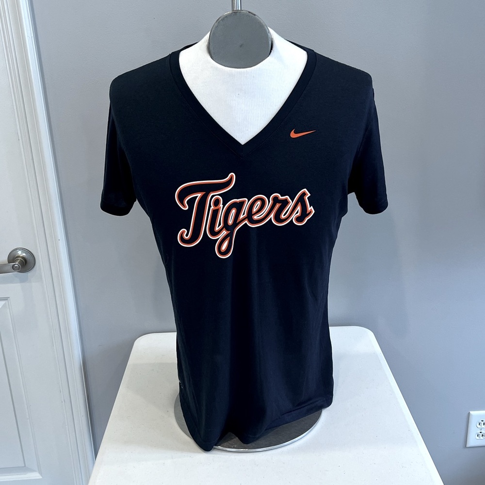 Nike Dri-Fit v-neck athletic performance Detroit Tigers short sleeve shirt